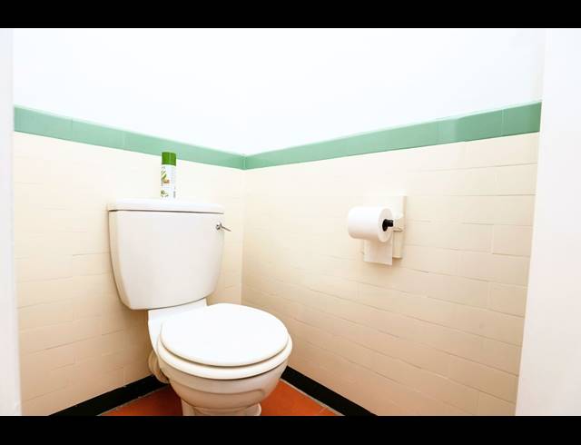 1.5 BEDROOM APARTMENT FOR SALE IN ESSENWOOD